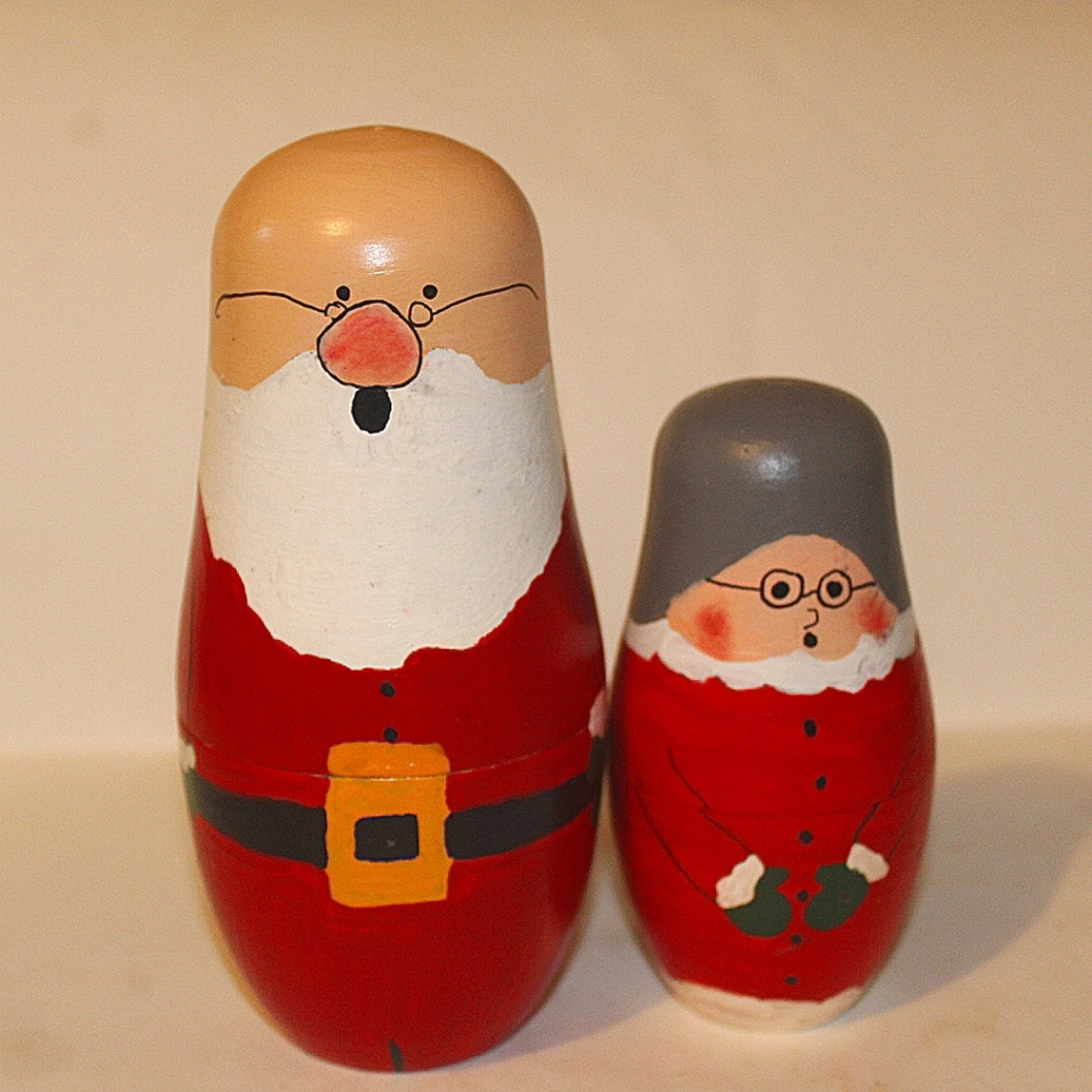 Vintage Santa and Mrs Clause nesting dolls